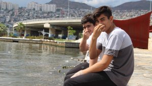 İzmir Körfezi'ndeki koku ve kirlilik artıyor