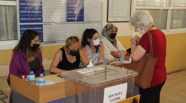 İzmir'de 23 mahallede seçim yapılıyor
