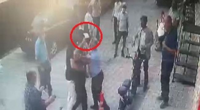 İzmir'de CHP'li delege, başkan yardımcısına satırla saldırdı