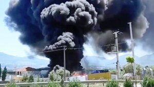 İzmir'de geri dönüşüm fabrikasında korkutan yangın