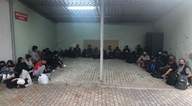 İzmir'de jandarma ekipleri göçmen kaçakçılarına göz açtırmıyor