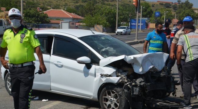 İzmir'de trafik kazası: 9 yaralı