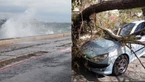 İzmir'e fırtına kabusu! Ortalığı yıktı geçti