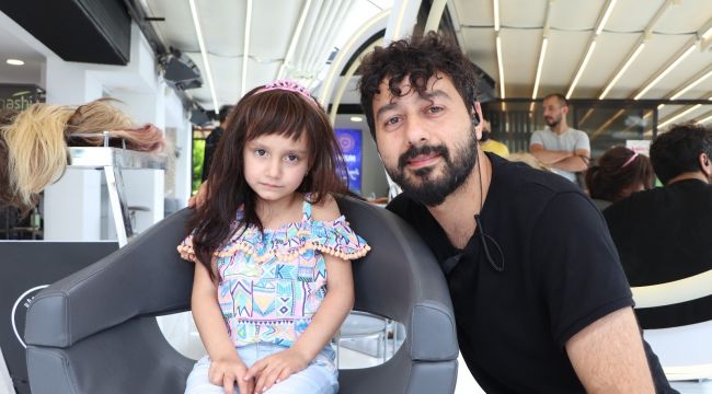 Kanser hastası miniklere 'peruk' yapıyor