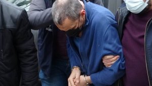 Karısını öldüren mühendis koca duruşma boyunca ağladı