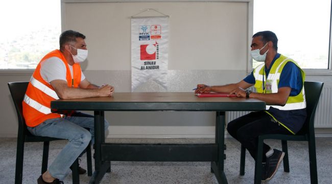 Konak Belediyesi personeline uluslararası belge