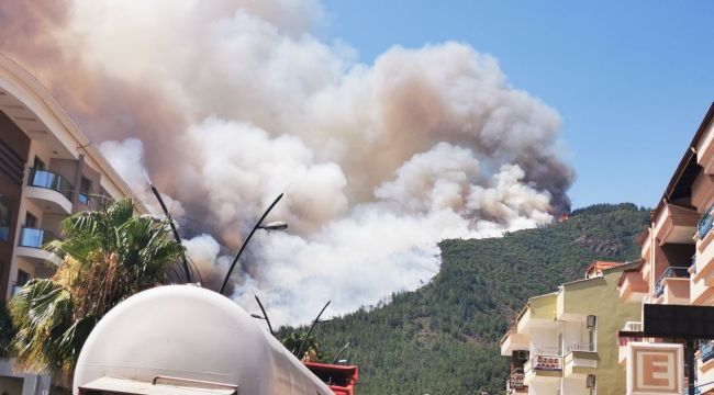 Marmaris'teki yangın oteller bölgesini tehdit ediyor