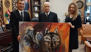 Milliyetçi Hareket Partisi kale modeli ile kitaplaştı