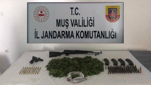 Muş'ta uyuşturucu ve silah kaçakçılığı operasyonu: 5 gözaltı