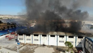 Nevresim fabrikası 8 saat sonra söndürüldü