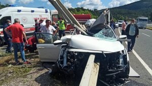 Ok gibi saplanan otomobildeki çocuk öldü