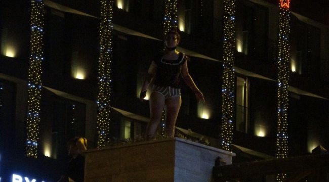 Önce üst geçide çıktı, sonra yola fırladı