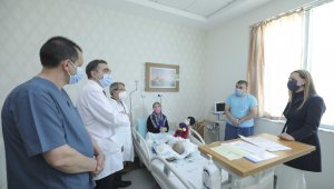 Özel çocuk Ahmet DEÜ'de şifa oldu