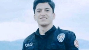 Polis memuru evinde ölü bulundu