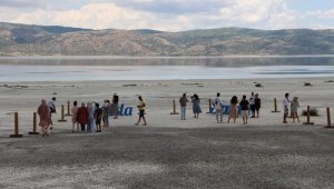 Salda Gölü ziyaretçileri ile buluşmaya başladı