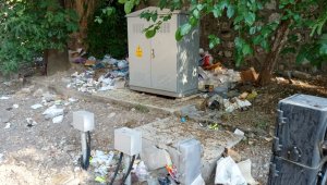 Tarihi gar, duyarsız vatandaşların kurbanı oldu