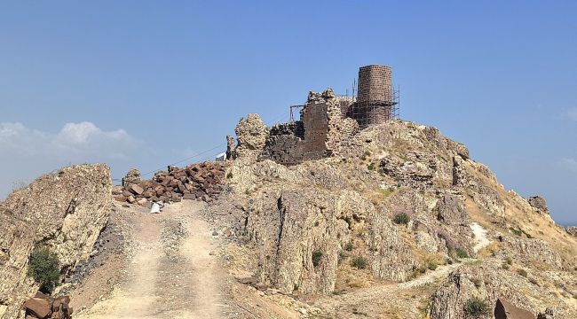 Urartular dönemine ait 3 bin yıllık kalede restorasyon çalışması