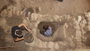 2 bin 400 yıllık mezar gün yüzüne çıktı