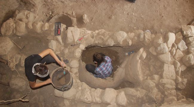 2 bin 400 yıllık mezar gün yüzüne çıktı