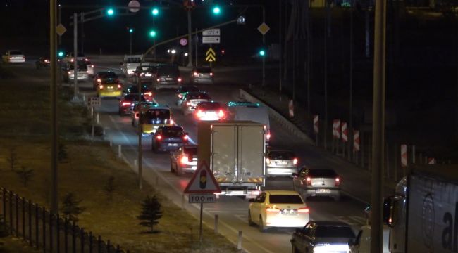 43 ilin geçiş güzergâhında trafik yoğunluğu arttı