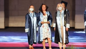 Anne kız birlikte mezun oldu