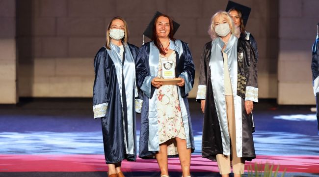 Anne kız birlikte mezun oldu