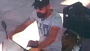 Annesinin boğazını kesti