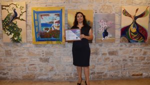 "Ayşe'nin Renkli Dünyası" Kuşadası'nda