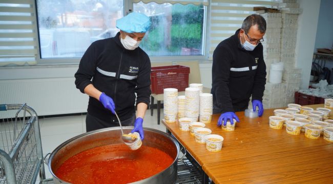 Ayvalık'ta bağış yarışı