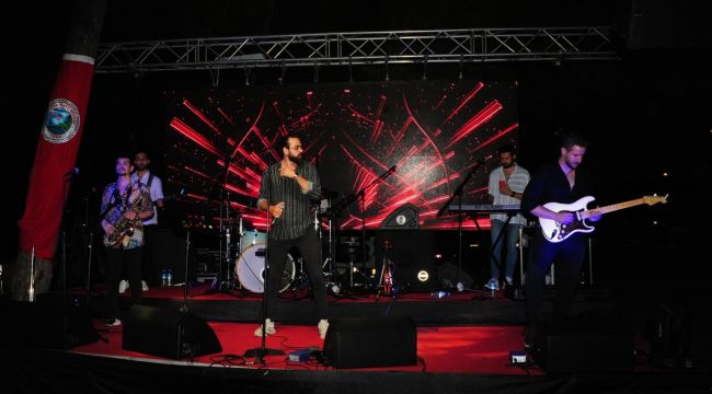 Balçova'da çim konserlerinin ilki gerçekleşti