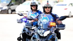 Bayraklı'da motorize zabıtalar görevde