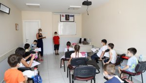 Bucalı miniklere İngilizce eğitimi