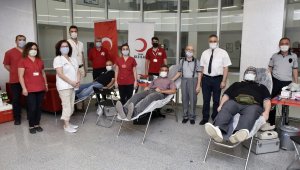 Celal Bayar Üniversite'si personeli kan ve kök hücre bağışında bulundu