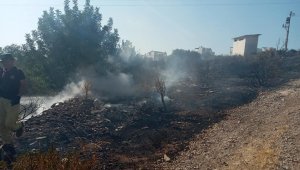 Çeşme'deki iki yangın kısa sürede söndürüldü