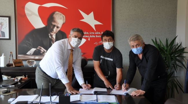 Covid-19'dan ölen kardeşin anısına Z-Kütüphane