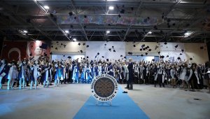 DEÜ Tıp Fakültesinde mezuniyet sevinci