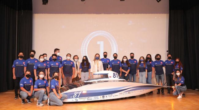 Dokuz Eylül Üniversitesi 'güneş aracı'nı tanıttı