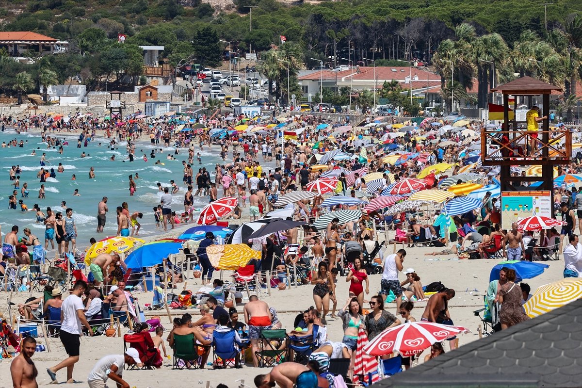 Ege'nin plajları doldu taştı