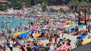 Ege'nin plajları doldu taştı