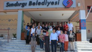 Emekçi kadınlar Sındırgı'da buluştu