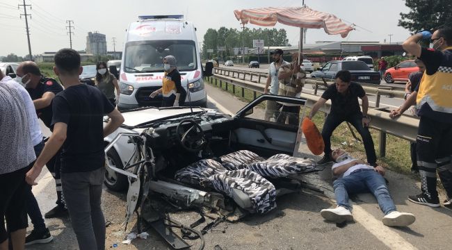 Feci kaza, otomobil ikiye bölündü: 6 yaralı