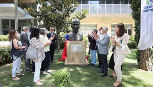 Gaziemir'de Atatürk büstü açıldı