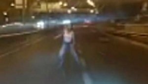 Genç kıza aracıyla çarparken canlı yayın yapıyormuş