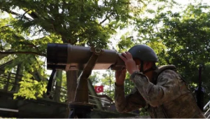 Hudut Kartalları, yasa dışı yollarla Yunanistan'a geçmeye çalışan 1'i FETÖ üyesi 2 kişiyi yakaladı. 