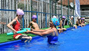 İzmir'de 3 mahalleye 3 havuz