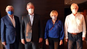 İzmir iş dünyası: Aşı kartı uygulaması kapanmayı önler