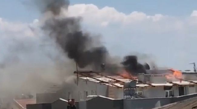 İzmir'de 6 katlı binada yangın paniği