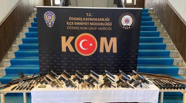 İzmir'de silah kaçakçılarına darbe: 2 gözaltı