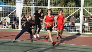 İzmirli basketbolcular Gaziemir'de ter döktü