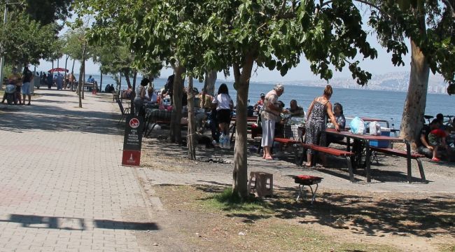 İzmirliler piknik alanları ve Kordon'a akın etti